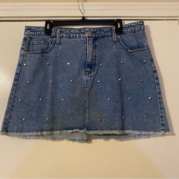 Wild Fable Women’s Mini Denim Skirt Studded size 18 - Picture 3 of 6